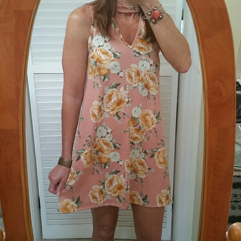 ROSEY PINK FLARE-CHOKER DRESS